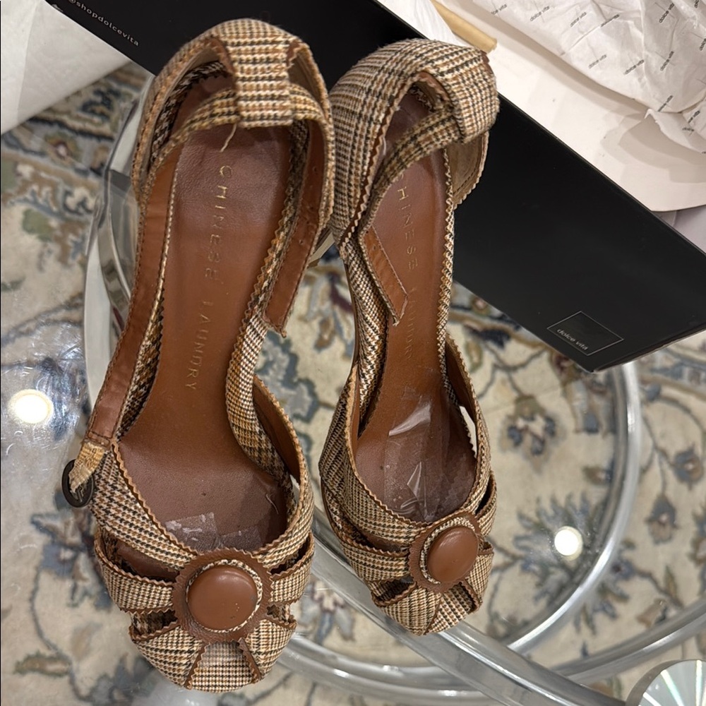 Chinese Laundry Brown Heels with Sophisticated Design